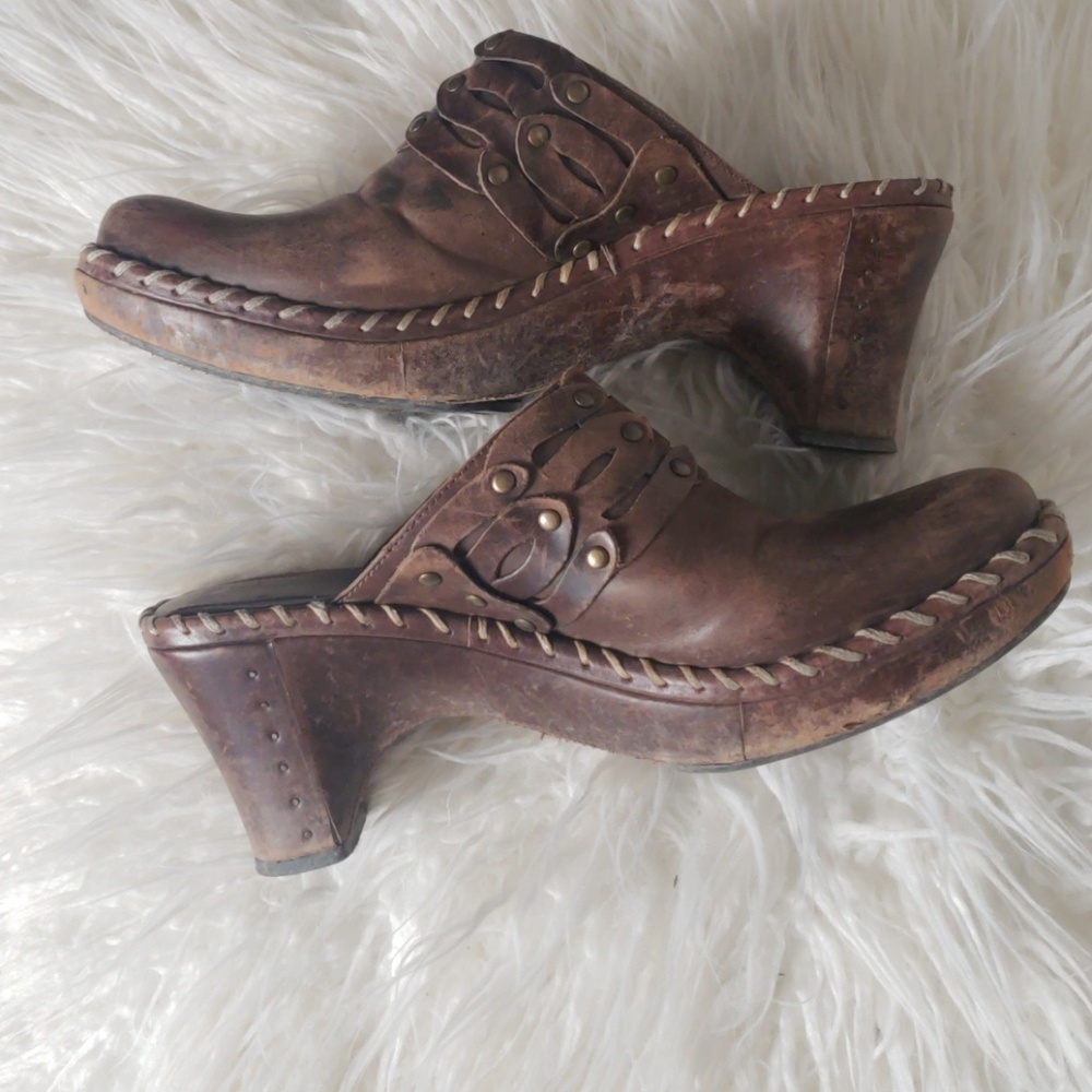 Frye Clogs - image 4